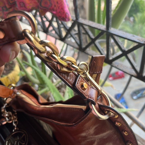 Authentic vintage Tan MK with studs - Picture 15 of 17